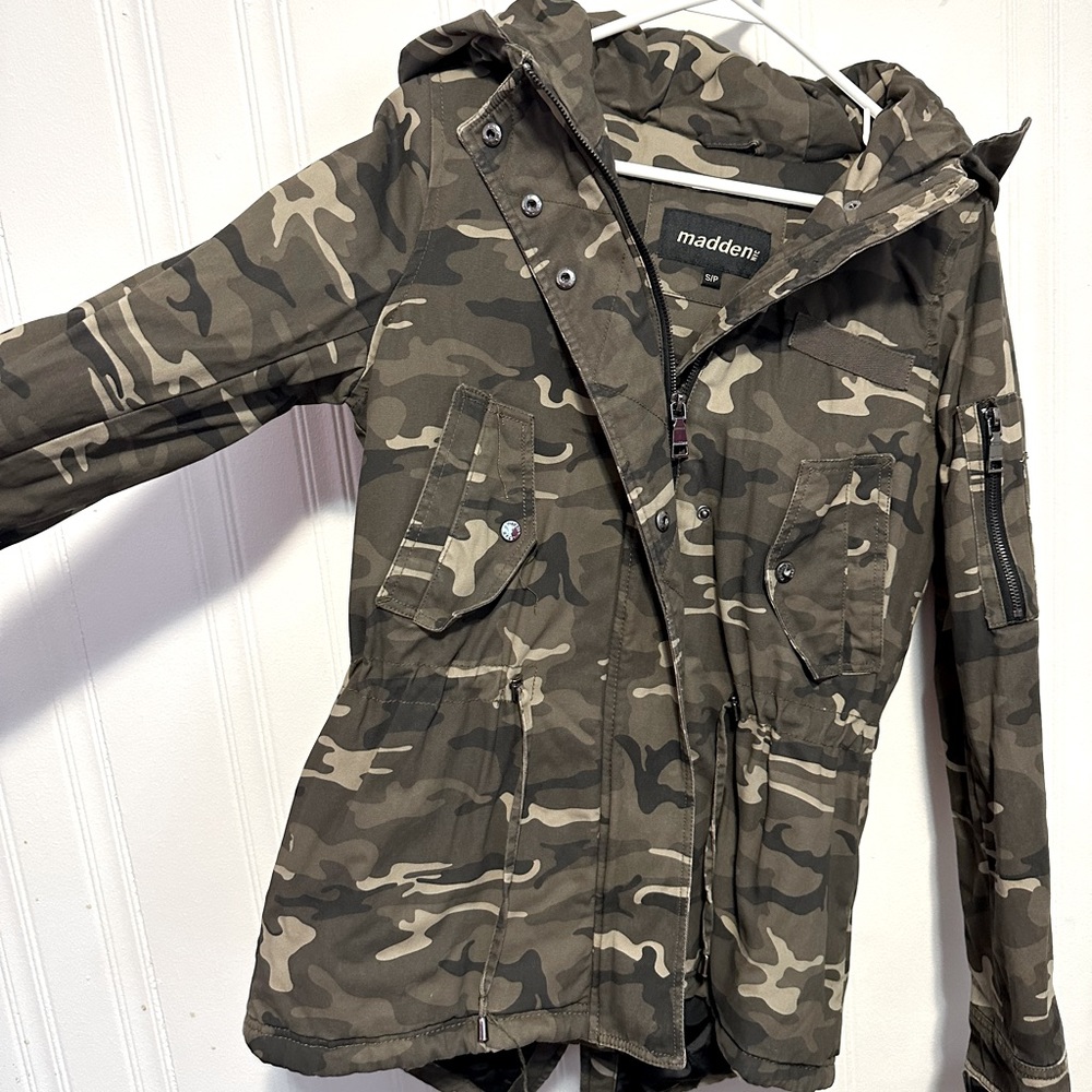 Madden Army Camo Coat - Size Small - Mint Condition